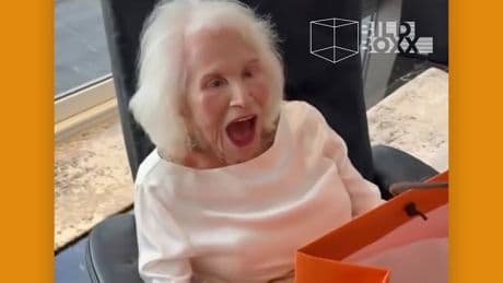 Mutti kann’s nicht fassen - 102-Jährige bekommt Geschenk ihres Lebens