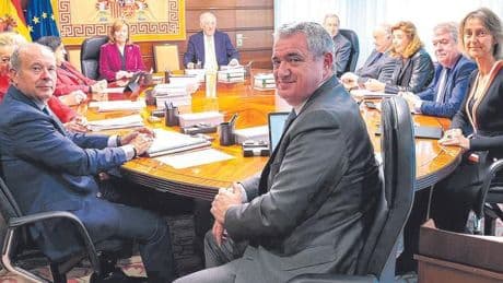 La doble vara de medir del Gobierno: recusa al conservador Macías y no al exministro Campo en los recursos pendientes de la amnistía