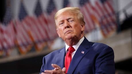 Trump 12 ülke vatandaşlarının ABD'ye girişini yasakladı