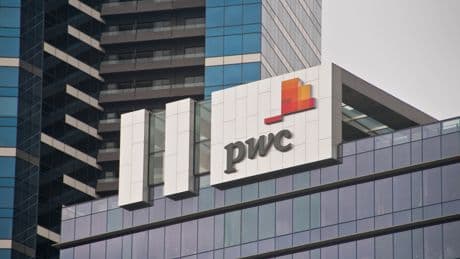 PwC sale de una docena de países para evitar más escándalos