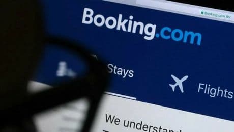 Booking annuncia licenziamenti in Italia, taglio del 6% personale. Fino a 1.000 posti a livello globale
