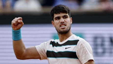 Alcaraz gana un épico Roland Garros frente a Sinner en la final más larga de la historia