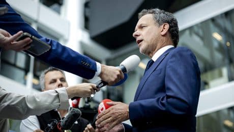 Minister Veldkamp stapt op na gespannen Gaza-beraad in kabinet