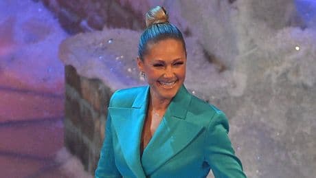 Kurioses Video: Helene Fischer schiebt Promi-"Baby" im Kinderwagen umher