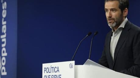 Las comunidades del PP valoran dar plantón a Sánchez si no modifica el orden del día