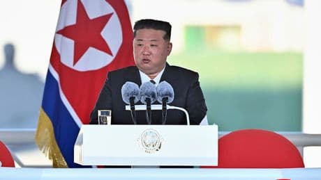Machthaber Kim tobt - Unfall in Nordkorea bei Kriegsschiff-Präsentation