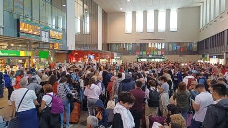 Una incidencia en un AVE Madrid-Sevilla provoca otra jornada de caos y retrasos en la alta velocidad: ocho trenes afectados