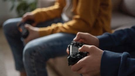 Videospiel vermittelt Wissen über psychische Erkrankungen: Selbst passives Zuschauen wirkt