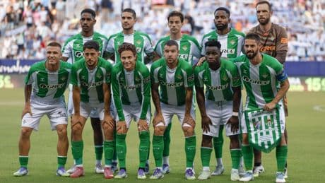 Un Betis plagado de novedades vuelve a Elche