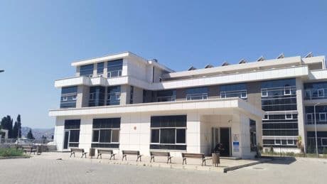 İzmir'de bir kişi, tartıştığı yeğenini sırtından vurarak öldürdü
