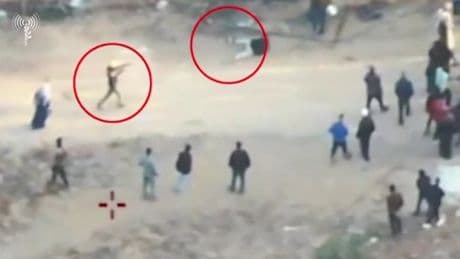 Israel publica un vídeo de hombres armados que disparan contra gazatíes que recogían ayuda humanitaria