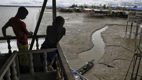 La resaca de las alertas de tsunami que siguen provocando evacuaciones en el Pacífico y el miedo en las diminutas islas que se ahogan por la subida nivel del mar