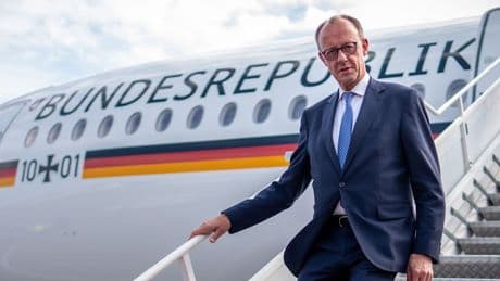 Treffen großer Männer - Helfen Merz seine 1,98 Meter bei Trump?