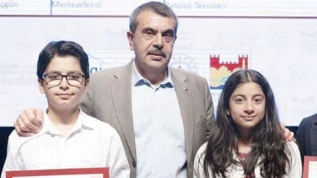 Bakan Yusuf Tekin: Mülakatta kul hakkı yemiyoruz