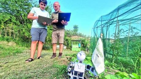 Leivi e i piccoli robot nei campi: ecco gli spaventapasseri 2.0