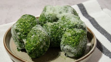 Six foods that are healthier when frozen, including spinach