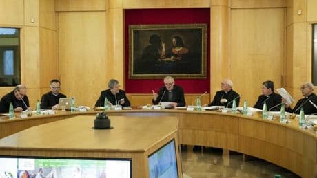 ReArm, cardinale Zuppi: «Convertire le fabbriche d'auto in armamenti non fa bene all'economia italiana»
