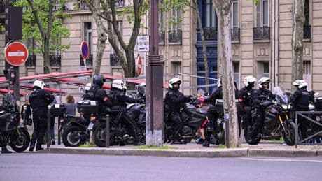 « Tu n’as pas de couilles toi » : une amende et du sursis requis contre deux agents de la Brav M poursuivis pour des violences et menaces pendant la réforme des retraites