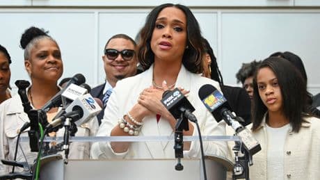 Court overturns ex-state attorney's mortgage fraud conviction but upholds perjury convictions