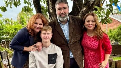 'The most amazing story I ever read': Author inspired by Mirror front page wins top award