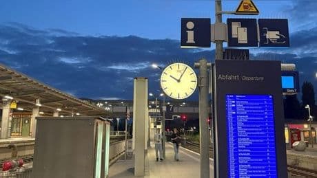 Verwirrend: Gleise und Bahnsteig-Namen am Ostkreuz