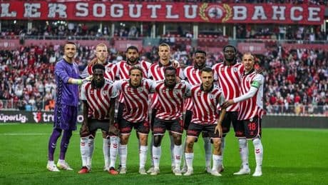 İlk 6'daki tek Anadolu takımı Samsunspor, 27 yıl sonra Avrupa kupalarına katılacak