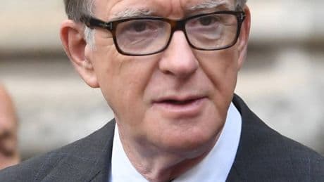 Starmer caccia l’ambasciatore Usa