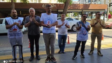 Karşıyaka Belediyesi işçileri ve emekçileri mücadelelerine devam ediyor: “Taksit taksit maaş istemiyoruz”