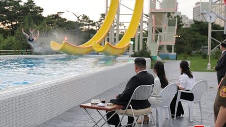 Wer soll hier denn Urlaub machen? - Nordkorea-Diktator weiht Spaßbad ein