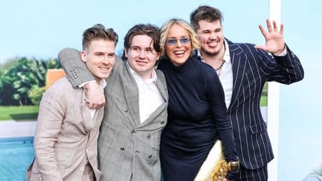 Seltener Auftritt mit ihren drei Söhnen - Sharon Stones Felsen in der Brandung