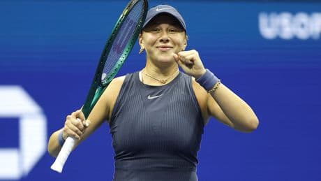 Amanda Anisimova cruises into US Open quarterfinals and chance at Iga Swiatek revenge