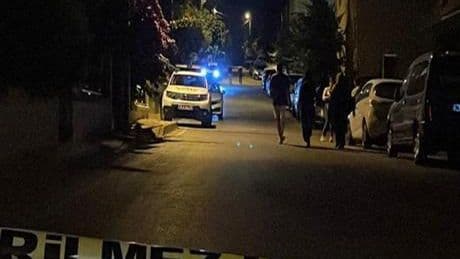 Ümraniye'de sokak ortasında kadına satırlı saldırı
