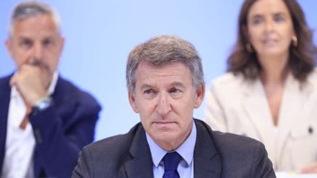 Sánchez y Feijóo ofrecen la cara  y la cruz de España