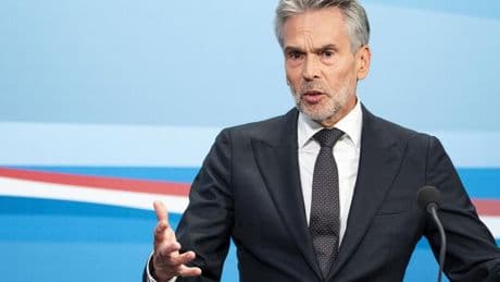 ‘Je merkt aan Schoof dat hij er af en toe de pest in heeft’