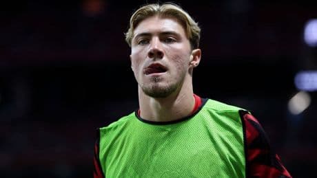 Man Utd make Rasmus Hojlund transfer decision as Benjamin Sesko deal looms