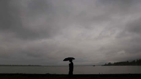 Gematigd zomerweekend op komst: buien en wolken domineren weekend