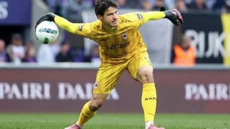 Senne Lammens joins Man Utd in £18.2m deal to give Ruben Amorim huge new headache