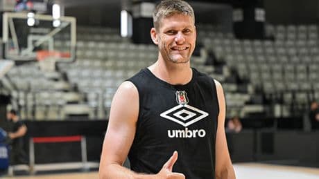 Beşiktaş'ın Kanadalı basketbolcusu Conor Morgan, yeni sezonda da takımına güveniyor