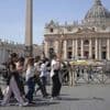 EN IMAGES. Mort du pape François : les catholiques du monde entier rendent hommage au souverain pontife