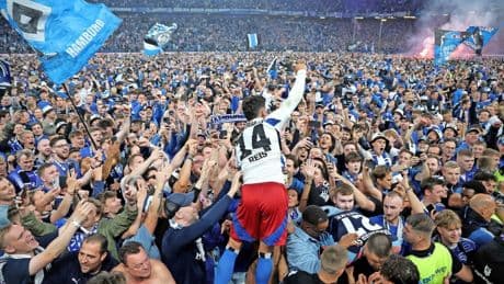 Fußball-Bundesliga: Der HSV ist endlich oben!