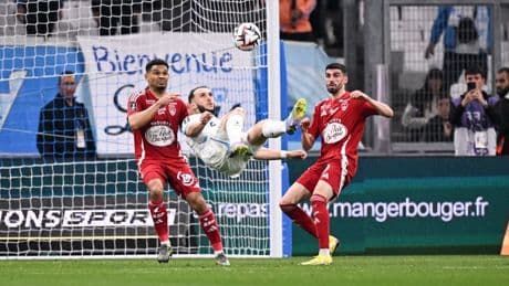 But incroyable lors d'OM-Brest: le ciseau magnifique d'Amine Gouiri, en feu avec Marseille