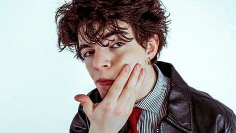 Sam Sauvage, la pop française en costard cravate