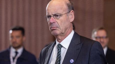 "C'est un dossier difficile": Éric Lombard appelle les Européens "à l'unité" dans les négociations sur les droits de douane