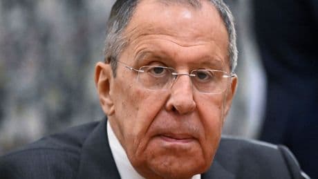 Krieg in der Ukraine: Lawrow: Russland muss bei Sicherheitsgarantien für Ukraine mitentscheiden