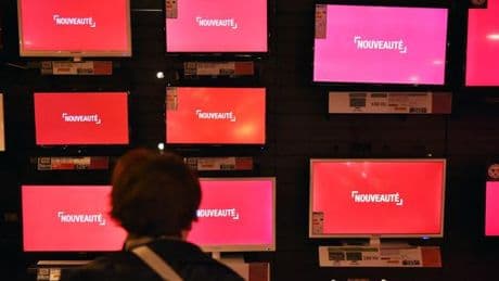 Sur la TNT, la numérotation change, les chaînes ajustent leur stratégie