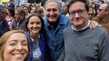 La izquierda en bloque (menos Lobato) clama contra los mensajes filtrados y Ayuso augura que hay Sánchez para rato