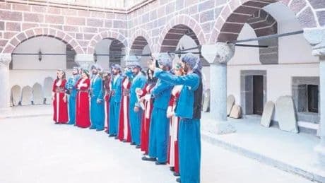 İLKER GEZİCİ / Hakkarı kültür ve sanatla buluşuyor