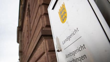 Kindstod: Prozess um totes Baby in Waschmaschine - Mutter vor Gericht