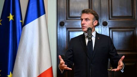 Macron imzaladı: Fransa'da tartışmalı pestisit yasağı resmileşti