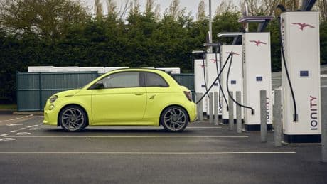 Vakantie met elektrische auto? In deze landen moet je zoeken naar een laadpaal
